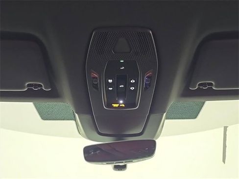 Certified 2025 Porsche Macan 4S Electric image 25