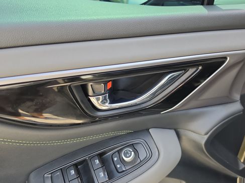 Used 2025 Subaru Outback Onyx Edition AWD/4WD image 19