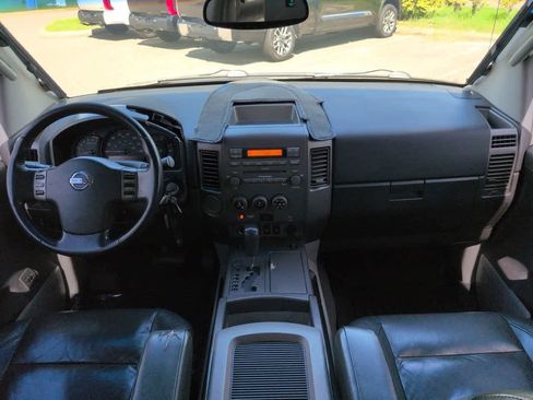 Used 2004 Nissan Titan LE w/ (Tow) Big Tow Pkg RWD image 14