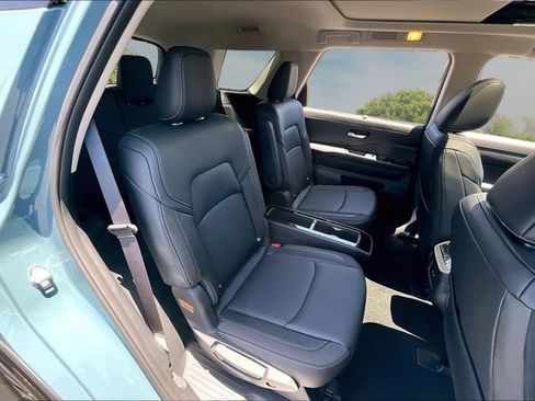 New 2026 Nissan Pathfinder SL w/ SL Premium Package FWD image 9