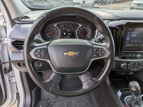 Used 2021 Chevrolet Traverse LT w/ LT Premium Package image 18