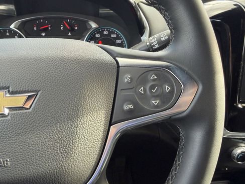 Used 2023 Chevrolet Traverse LT image 37