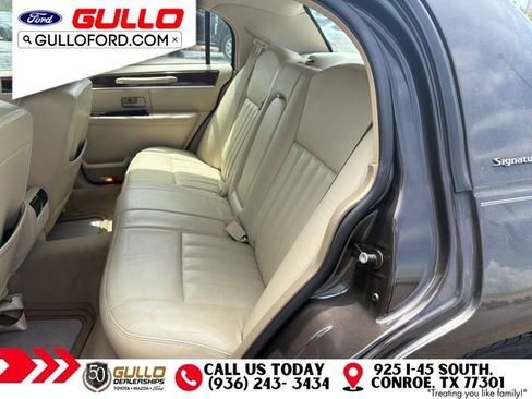 Used 2007 Lincoln Town Car Signature RWD image 5