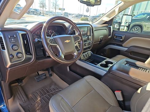 Used 2016 Chevrolet Silverado 2500 LTZ w/ LTZ Plus Package image 10