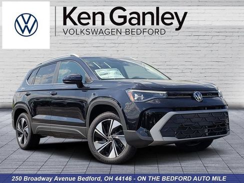 New 2026 Volkswagen Taos SE AWD/4WD image 1