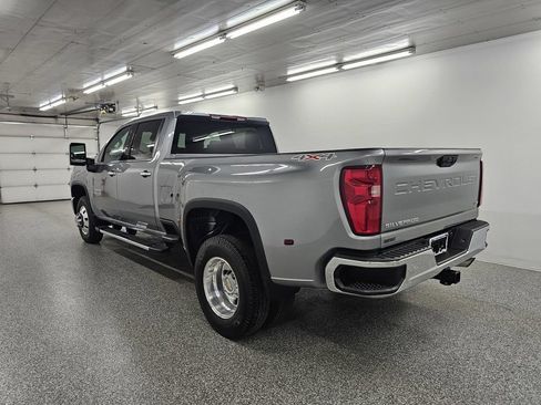 Used 2025 Chevrolet Silverado 3500 LTZ w/ LTZ Convenience Package AWD/4WD image 9