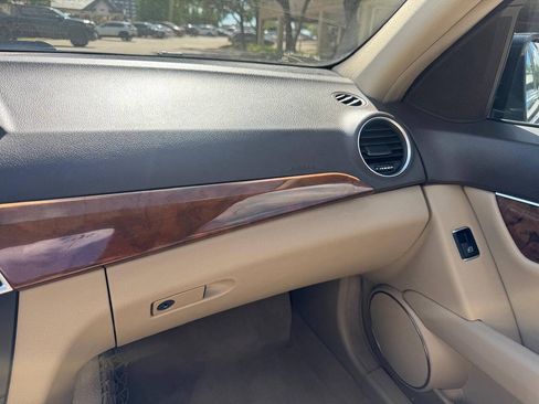 Used 2012 Mercedes-Benz C 250 Sedan image 24