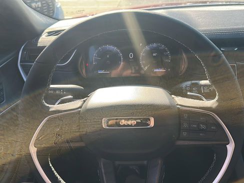 New 2025 Jeep Grand Cherokee L Limited w/ Black Appearance Package image 16