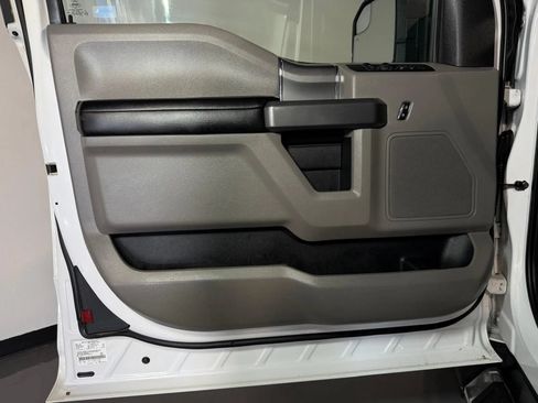 Used 2015 Ford F150 XLT w/ Equipment Group 302A Luxury AWD/4WD image 21