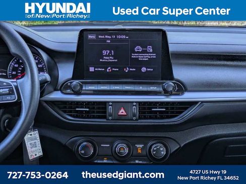 Used 2024 Kia Forte LXS w/ LXS Technology Package FWD image 17