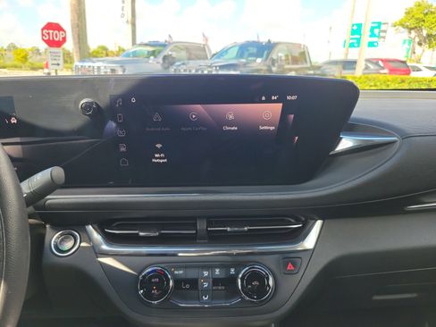 Used 2024 Buick Envista Preferred w/ Convenience II Package image 21