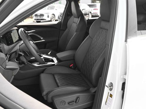 Certified 2025 Audi SQ5 Premium Plus w/ Premium Plus Package AWD/4WD image 16