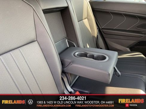 New 2024 Volkswagen Tiguan SE image 64