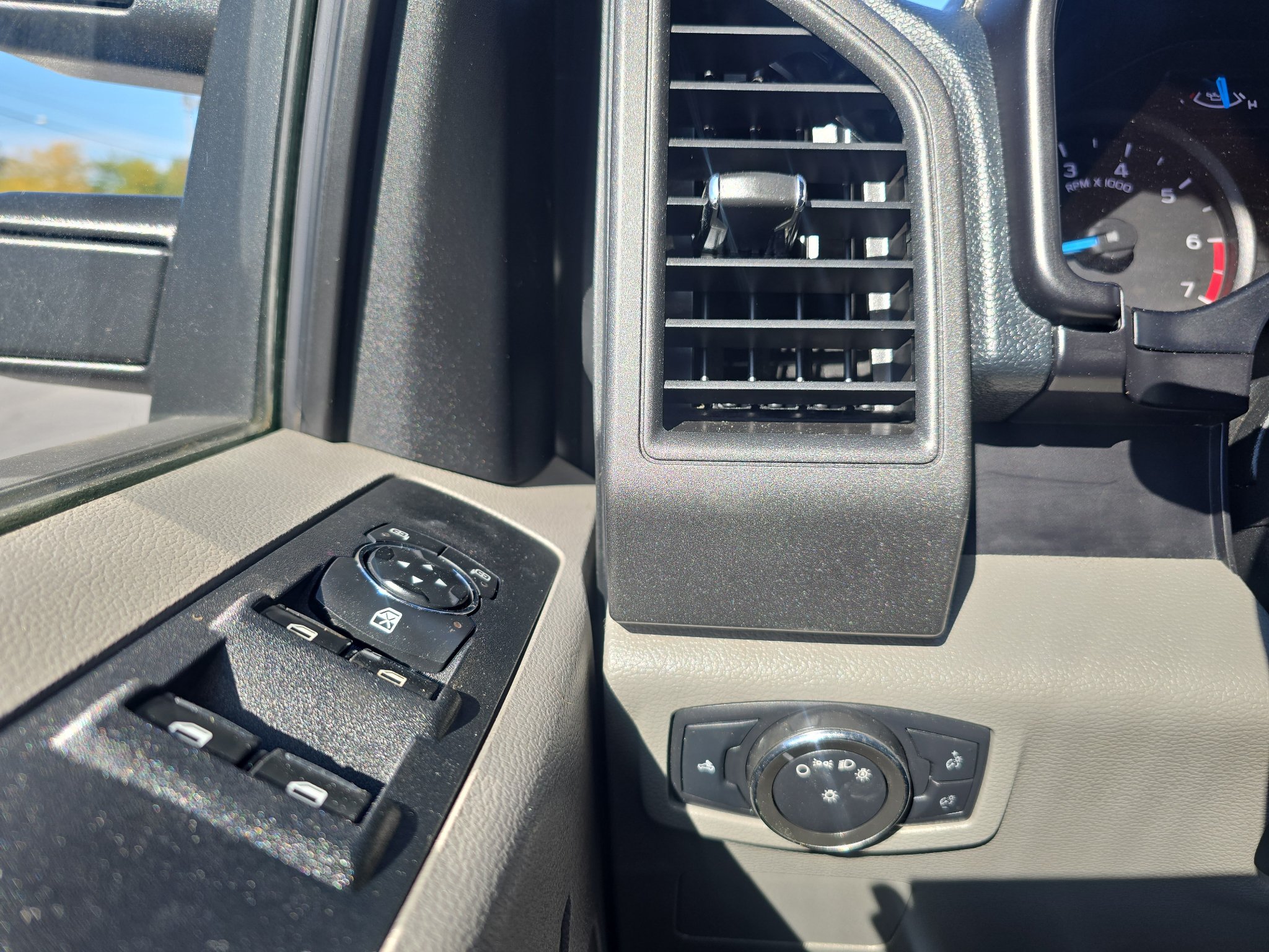 Used 2017 Ford F250 XL w/ Power Equipment Group RWD image 22
