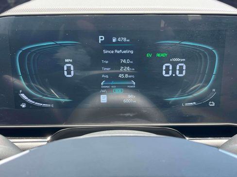 Certified 2025 Kia Niro EX FWD image 24