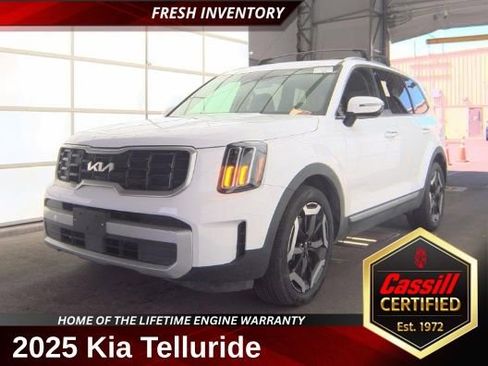 Used 2025 Kia Telluride S AWD/4WD image 1