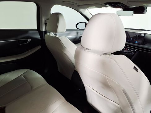Certified 2025 Hyundai Sonata SEL FWD image 11