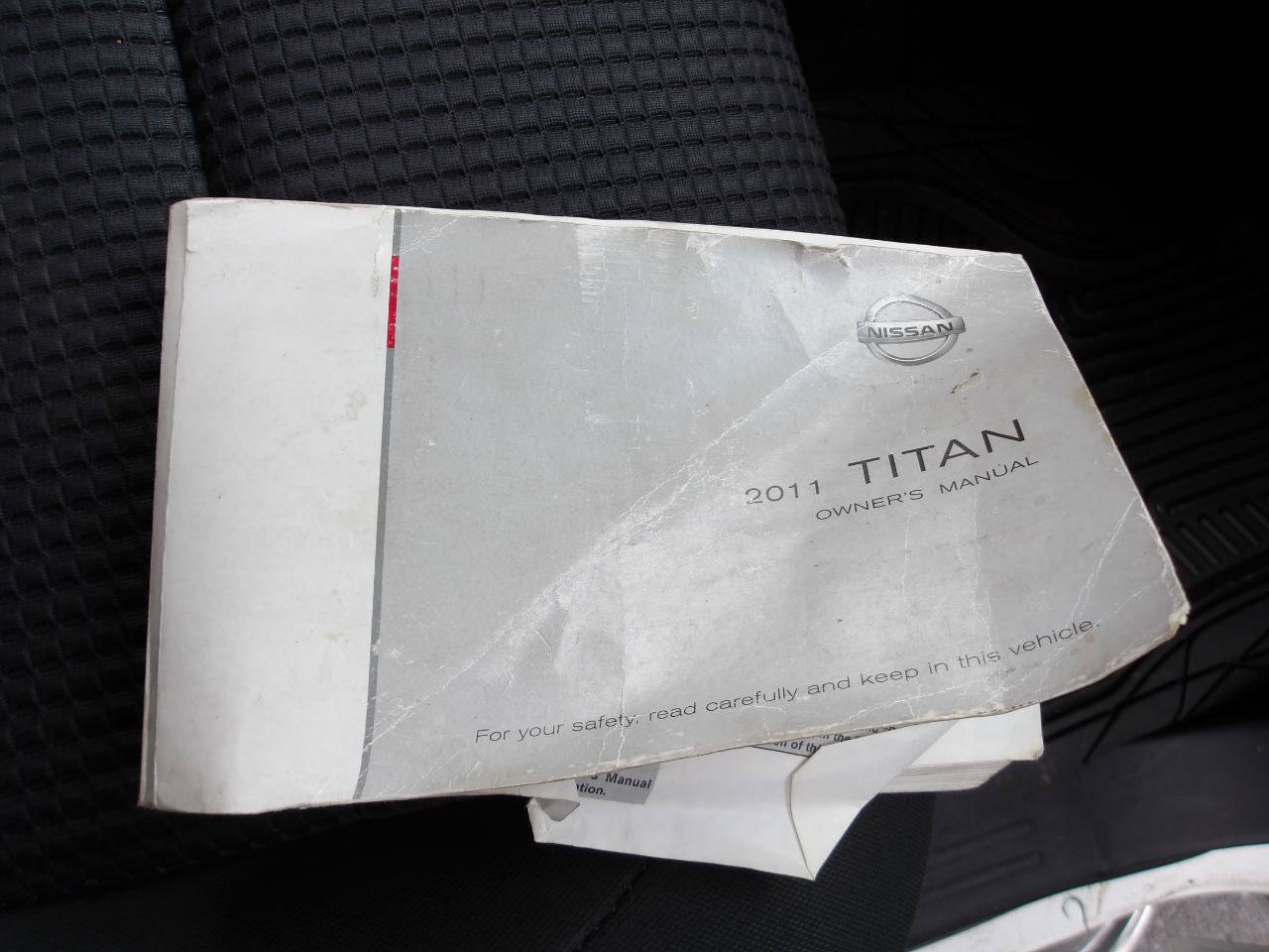 Used 2011 Nissan Titan S AWD/4WD image 24