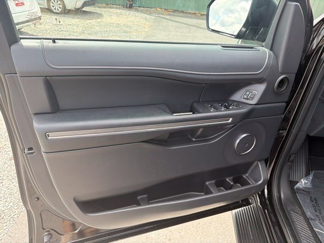 Used 2024 Ford Expedition XLT AWD/4WD image 8