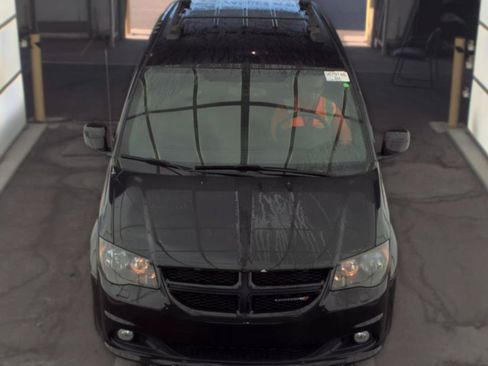 Used 2018 Dodge Grand Caravan GT FWD image 2