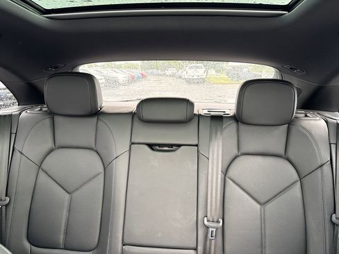 Used 2021 Porsche Macan AWD/4WD image 24