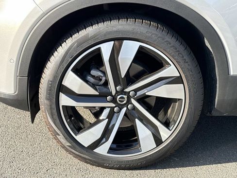 Used 2023 Volvo XC40 B5 Plus w/ Driver Assist Package AWD/4WD image 8