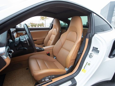 Used 2015 Porsche 911 Turbo S image 3