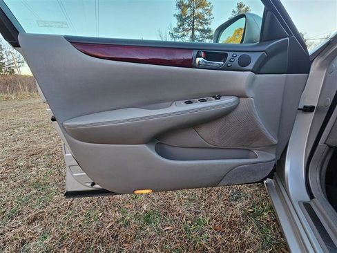 Used 2004 Lexus ES 330 image 18