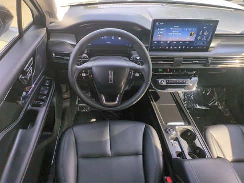 Used 2024 Lincoln Corsair FWD image 17