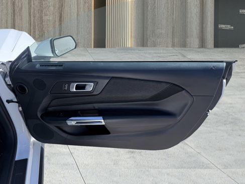 Used 2024 Ford Mustang Convertible image 35