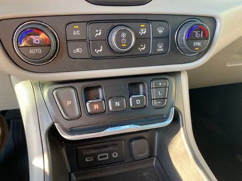 Used 2019 GMC Terrain SLT w/ Preferred Package FWD image 28
