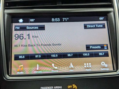 Used 2017 Lincoln MKX Reserve AWD/4WD image 25