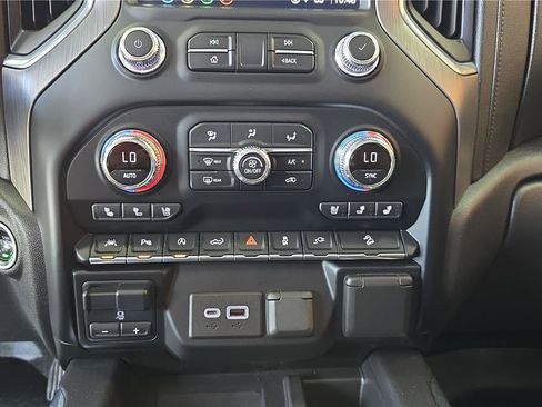 Used 2021 GMC Sierra 1500 Denali w/ Technology Package AWD/4WD image 25