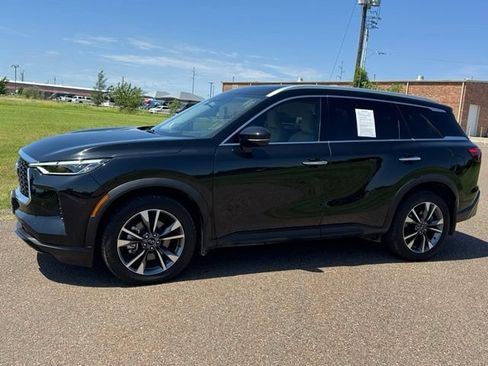 Used 2023 INFINITI QX60 Luxe w/ Vision Package AWD/4WD image 3