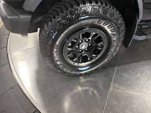 Used 2023 Ford Bronco Wildtrak image 10