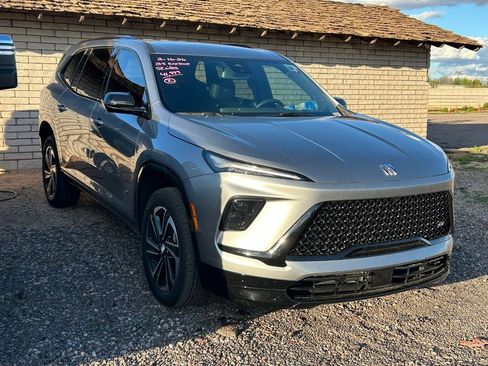 Used 2025 Buick Enclave Sport Touring image 2