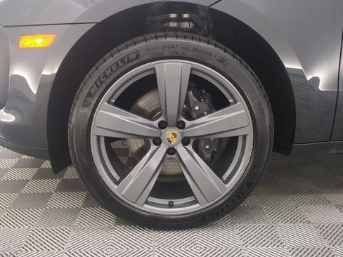 Certified 2023 Porsche Macan Turbo AWD/4WD image 28