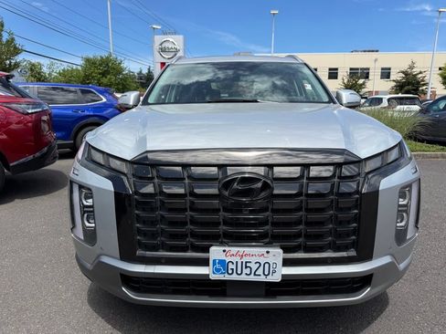 Used 2023 Hyundai Palisade SEL w/ Cargo Package AWD/4WD image 3