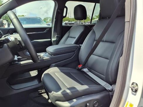 New 2025 GMC Acadia Elevation w/ Elevation Premium Package image 12