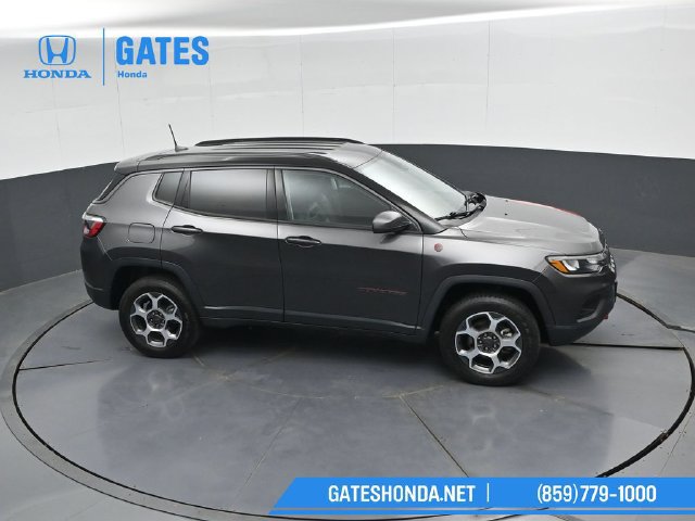 Used 2022 Jeep Compass Trailhawk w/ Trailhawk Convenience Group AWD/4WD image 44