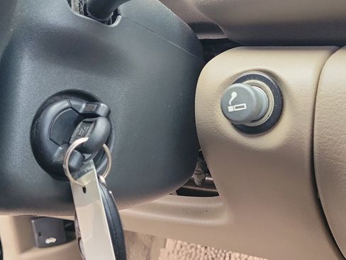 Used 2000 Pontiac Sunfire GT image 25