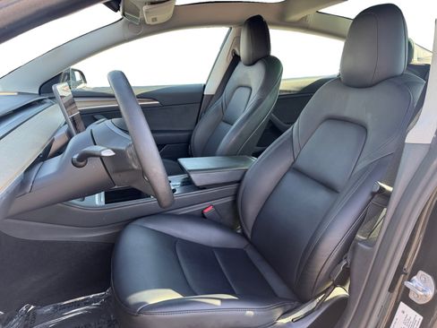 Used 2023 Tesla Model 3 Standard Range RWD image 9