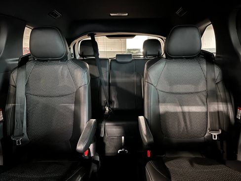 Used 2023 Toyota Sienna XSE AWD/4WD image 23
