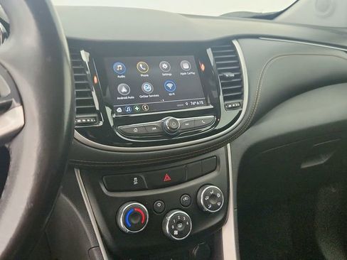 Used 2019 Chevrolet Trax LT w/ LT Convenience Package FWD image 19