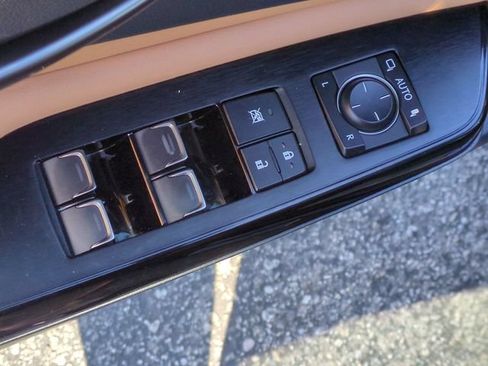 Used 2024 Lexus ES 300h w/ Premium Package FWD image 25