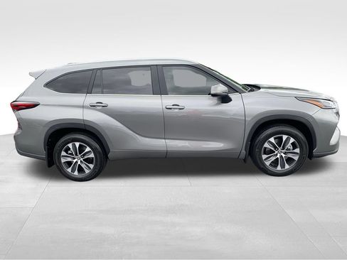 Used 2026 Toyota Highlander XLE AWD/4WD image 6