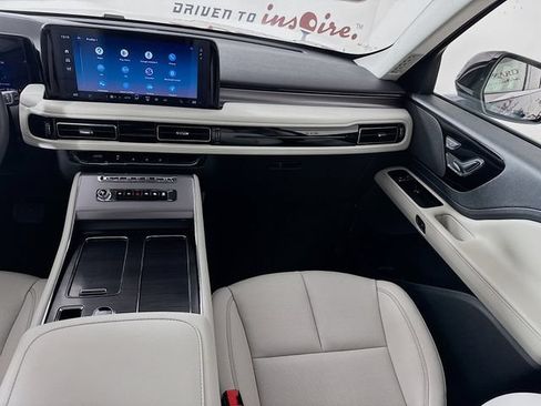 New 2026 Lincoln Aviator 2WD image 23