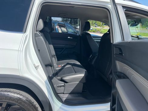Certified 2023 Volkswagen Atlas SE w/ Black Wheel Package FWD image 38
