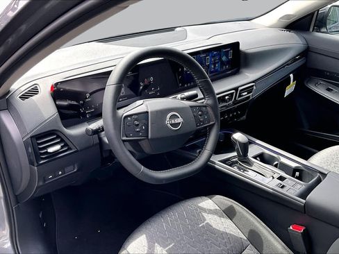 New 2026 Nissan Sentra SV w/ SV Convenience Package FWD image 8