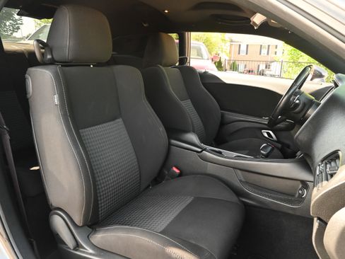 Used 2022 Dodge Challenger GT AWD/4WD image 33